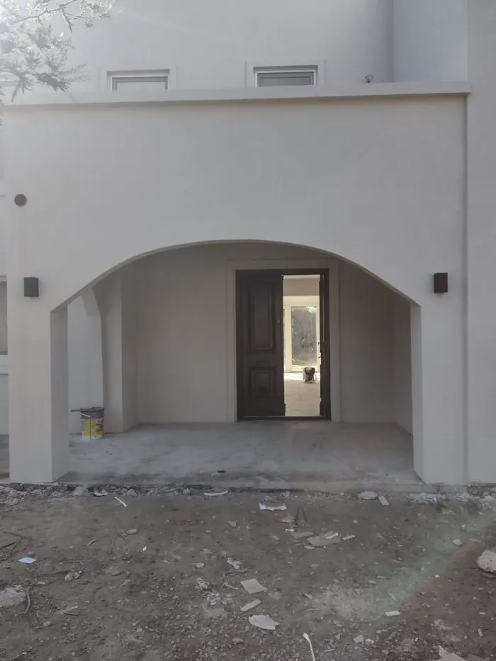 Galería con arco en la planta baja